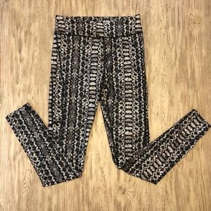 EUC Under Armour Snakeskin Yoga Pants M